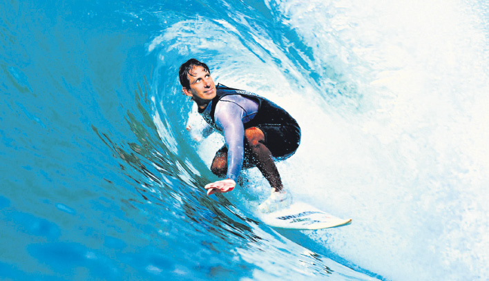 Jose Francisco Cevallos y su afición al surf