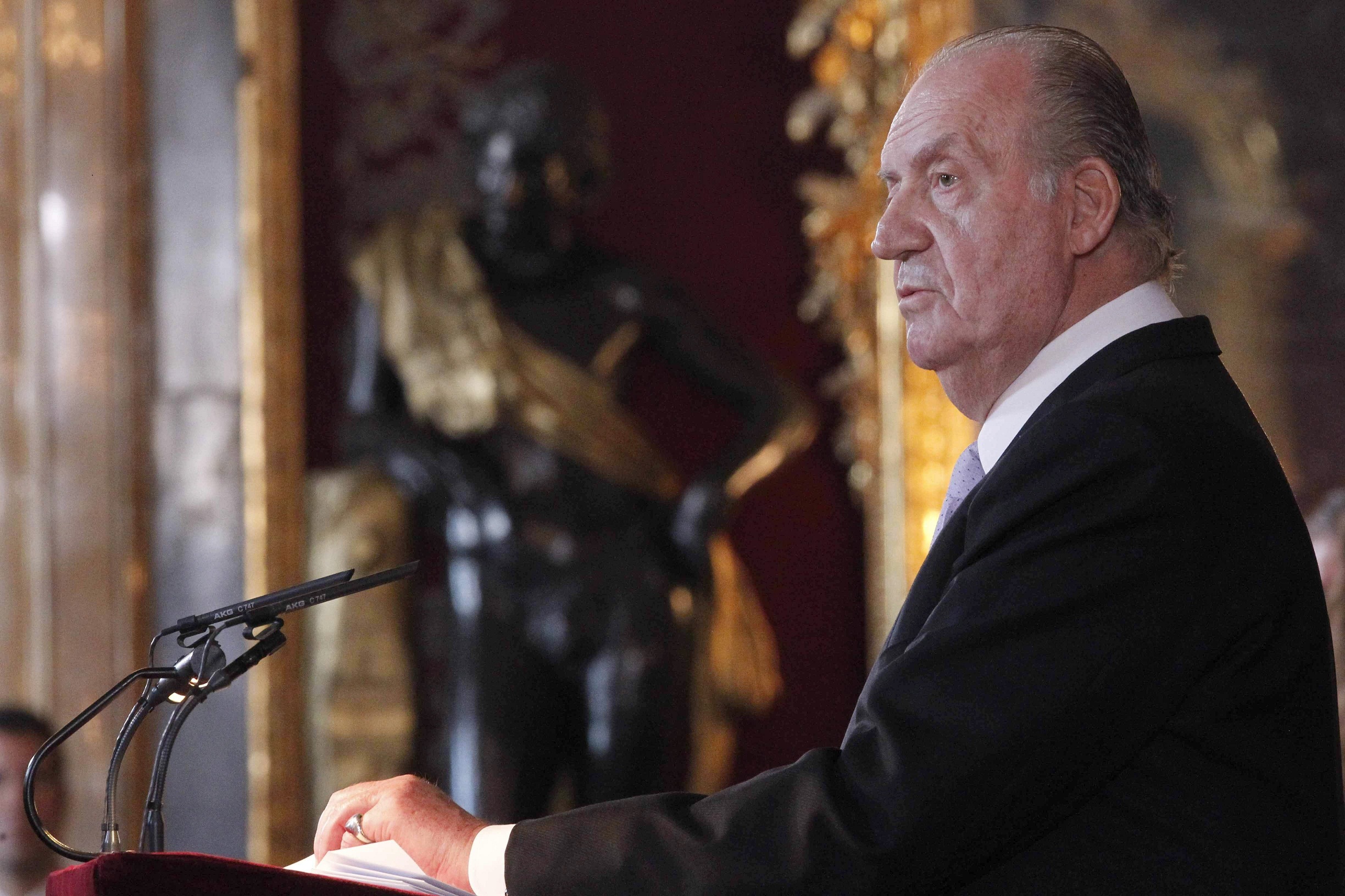 Rey Juan Carlos anunció su renuncia tras ver la serie de televisión Juego de Tronos