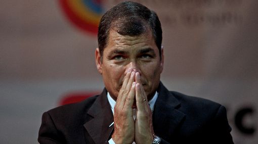 Gobierno toma medidas por caída del…  cabello del Presidente Correa