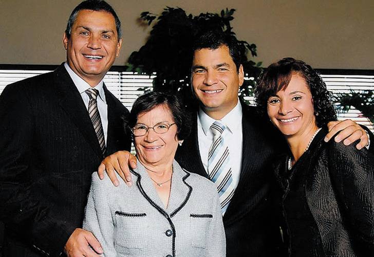 Rafael Correa es el segundo hijo mejor evaluado de Norma Delgado, según estudio.