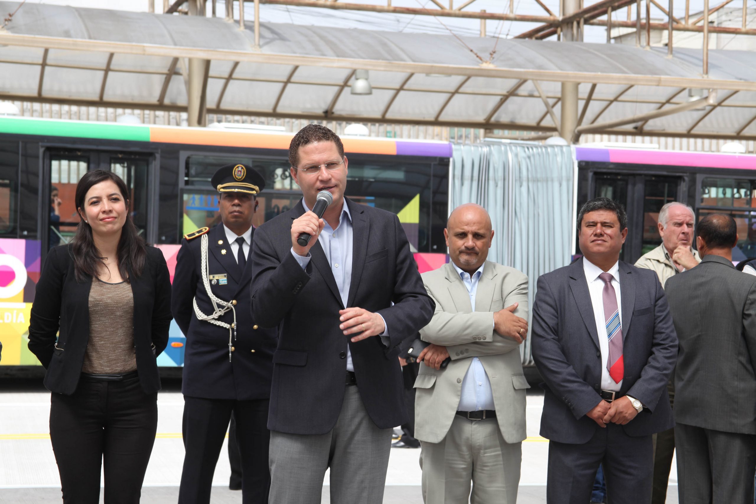 "El Metro estará listo para finales de año con la ayuda de los ingenieros del Chapo Guzmán" dice Mauricio Rodas
