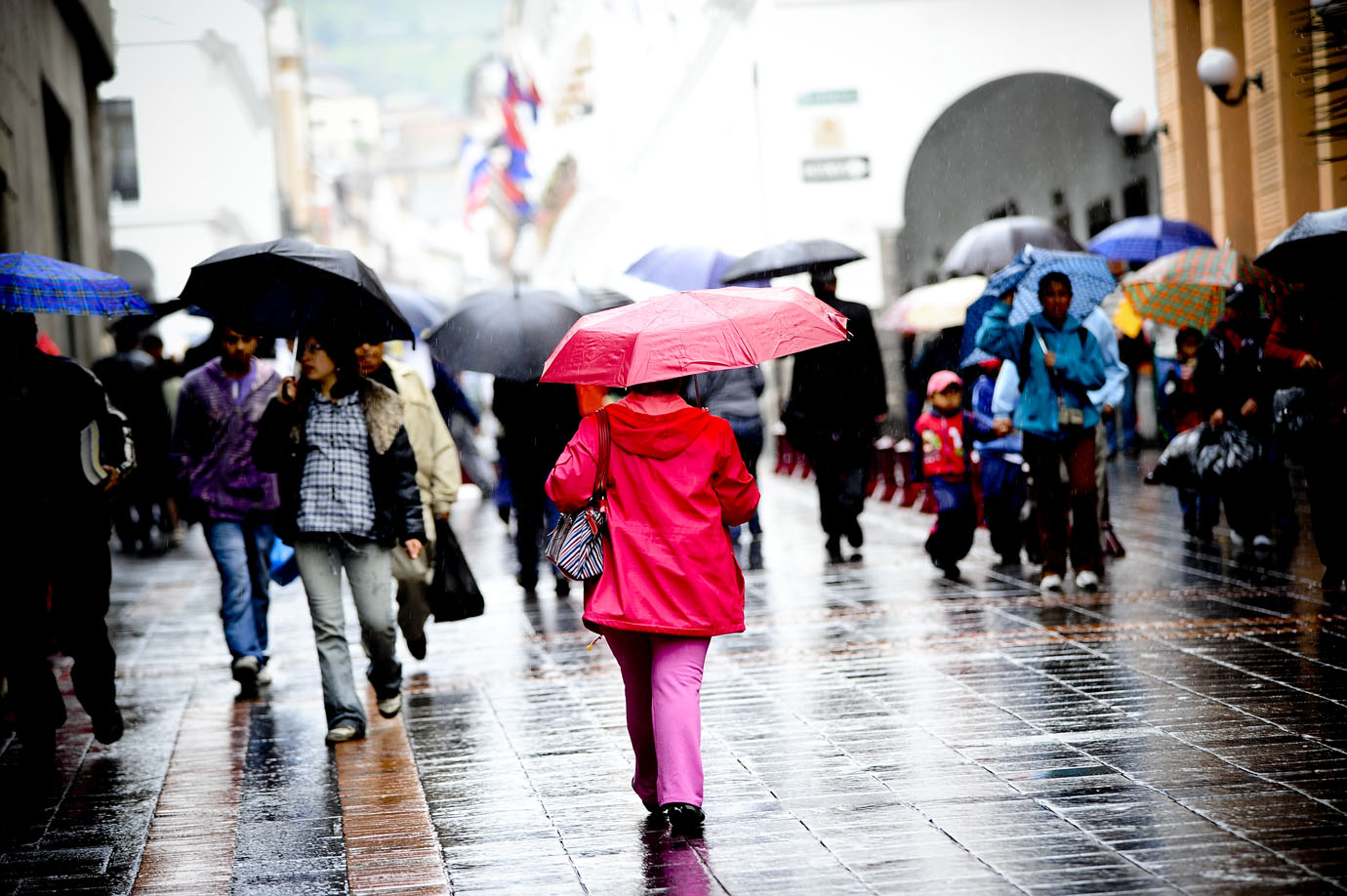 Alcaldía emprende campaña #ChangueAUnQuiteño para combatir el frío en la ciudad