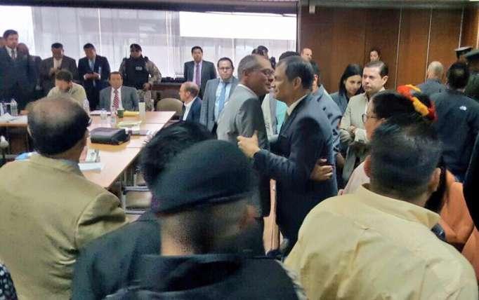Correa pide a Glas que le devuelva el reloj que le "prestó" en la Corte Nacional