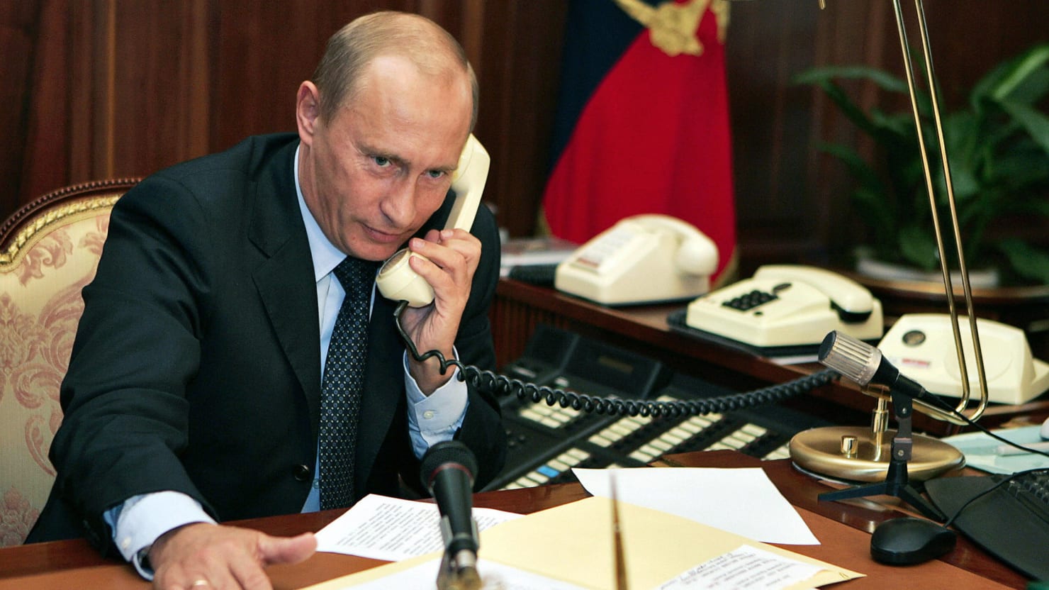 Putin se llamó a sí mismo para felicitarse por la victoria en las presidenciales