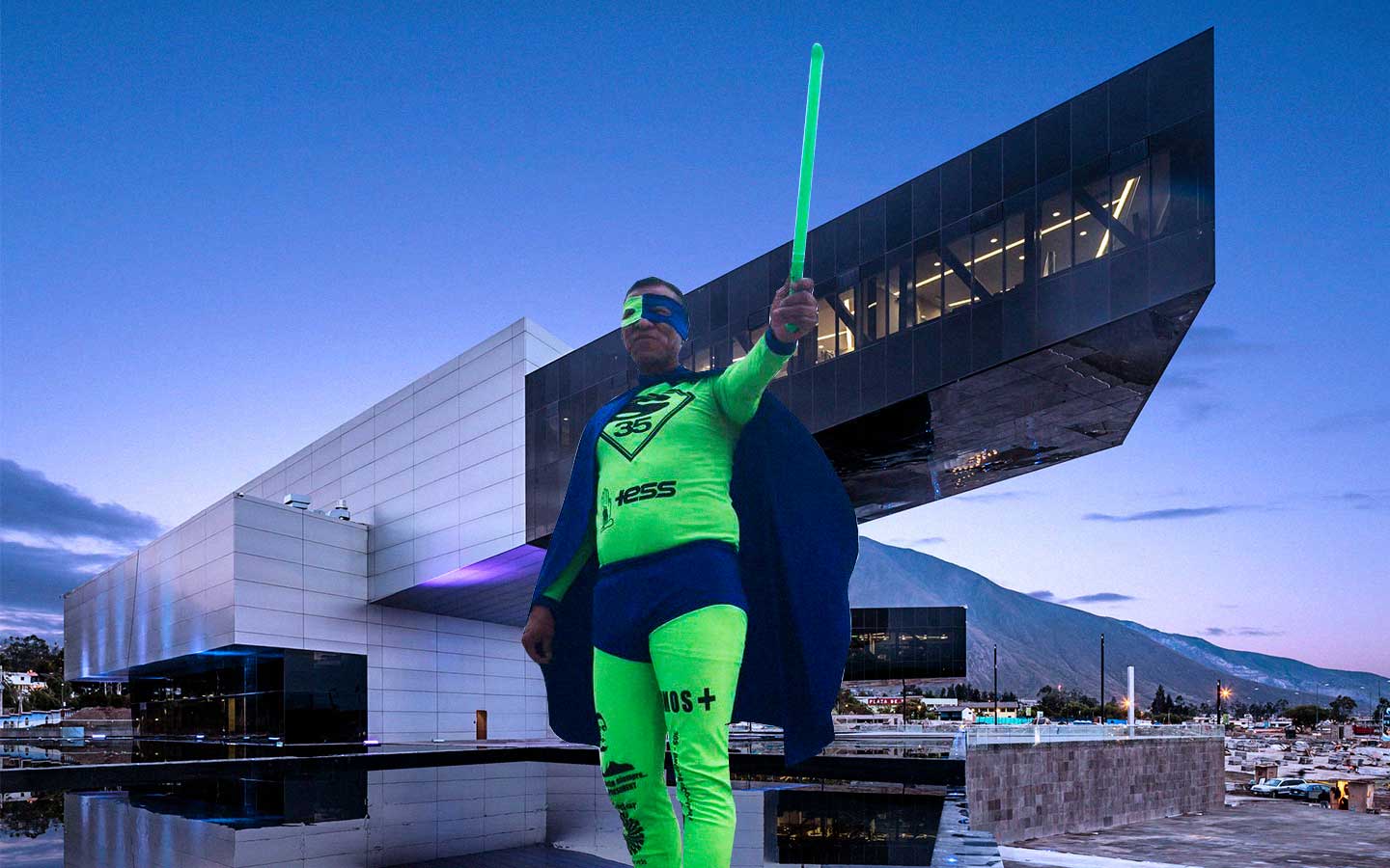 Edificio de la UNASUR fue tomado por Superborrego para evitar su entrega a la CONAIE