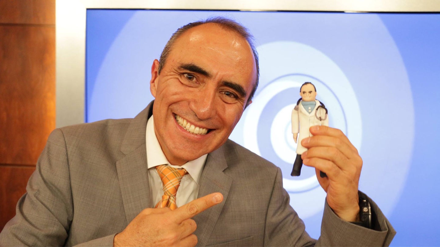 Dr. Albuja recomienda adelantar la navidad porque no cree que llegaremos  a diciembre