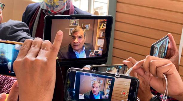 Con una tablet, Correa  cumplirá su condena en Latacunga